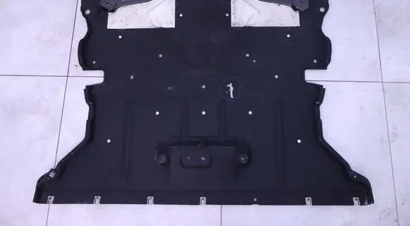 Alfa Romeo Stelvio Engine splash shield/under tray 50551165