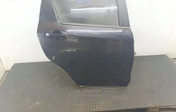 Toyota Yaris Rear door 