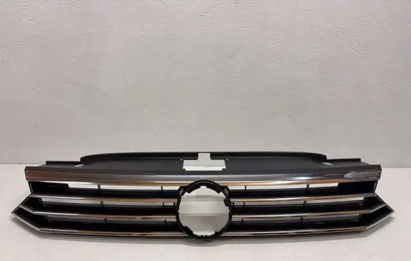 Volkswagen PASSAT B8 Front bumper upper radiator grill 3G0853653