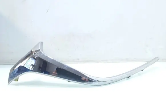Front bumper splitter molding