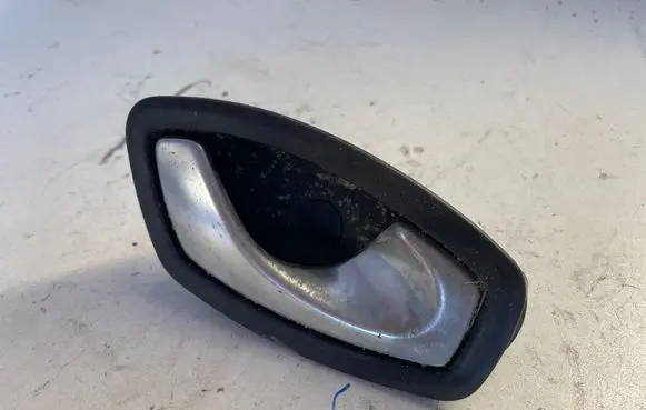 Renault Megane III Front door interior handle 806700005R
