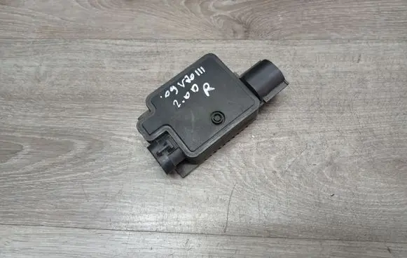 Volvo V70 Coolant fan relay 940009300