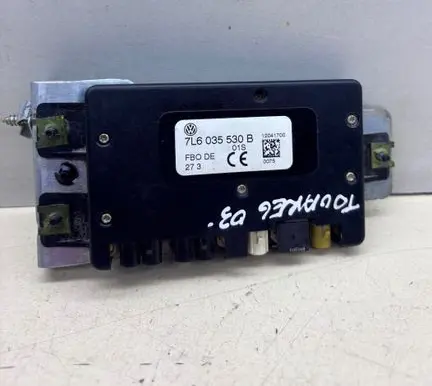 Volkswagen Touareg I Aerial antenna amplifier 7L6035530B
