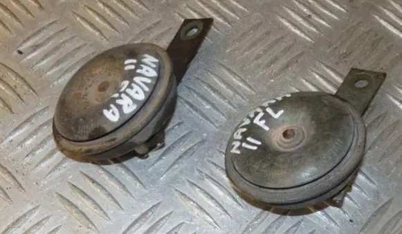 Nissan Navara D22 Horn signal
