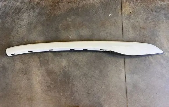 Roof trim bar molding cover