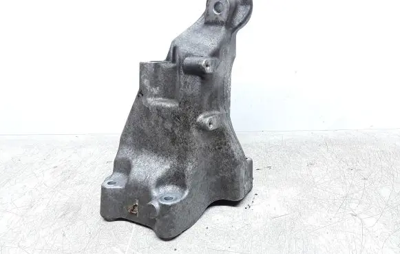 Mercedes-Benz C W204 Engine mounting bracket A6512233504