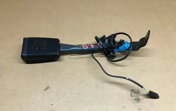 Seat Leon (5F) Front seatbelt buckle 3AA857755D