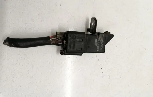 Skoda Superb B5 (3U) Glow plug pre-heat relay 038907281 0281003038