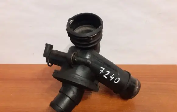 Mercedes-Benz E W212 Thermostat 7240 A6512000615
