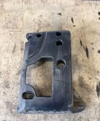 Nissan NV400 Rear bumper mounting bracket 852230001R