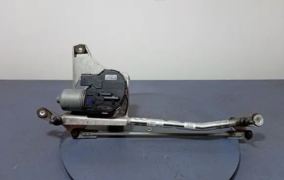 Audi Q7 4M Front wiper linkage and motor 4M8955023