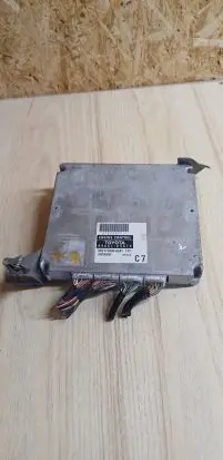 Toyota Avensis T250 Engine control unit/module 8966105C70 MB1758008681