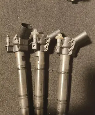 Audi A8 S8 D5 Fuel injector 059130277en