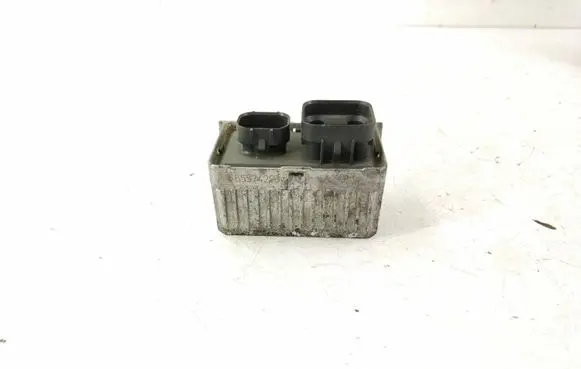 Opel Insignia A Glow plug pre-heat relay 55574293
