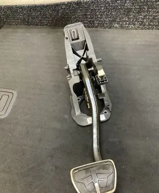 BMW 5 G30 G31 G38 Brake pedal 687427402 10807200 20170419