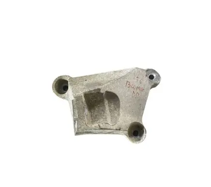 Chevrolet Camaro Engine mounting bracket X01916A