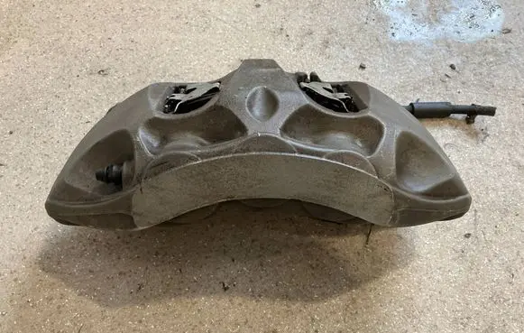 Audi Q7 4M Front brake caliper 4M0615105GQ