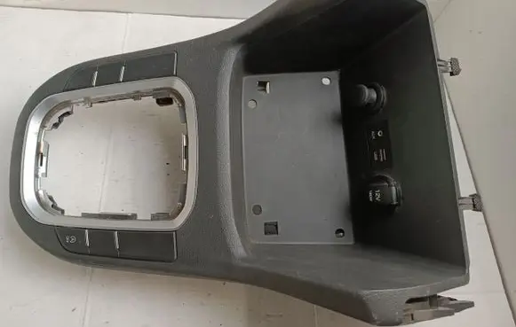 Hyundai i30 Center console 
