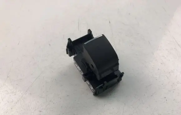 Toyota C-HR I Electric window control switch 193354