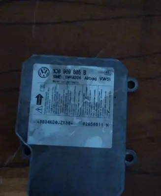 Volkswagen PASSAT B5.5 Airbag control unit/module 1C0909605