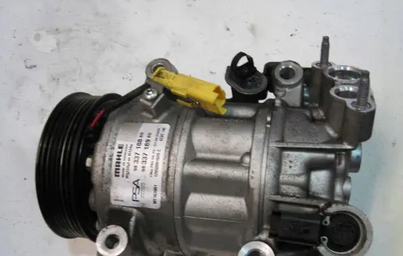 Citroen C4 III e-C4 Air conditioning (A/C) compressor (pump) 9833718880
