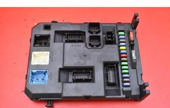 Citroen C3 Picasso Fuse box set 9666952080