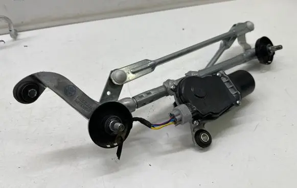 Nissan Leaf II (ZE1) Front wiper linkage and motor OX10C119A