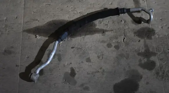 Porsche Macan (95B) Air conditioning (A/C) pipe/hose 95B816743D