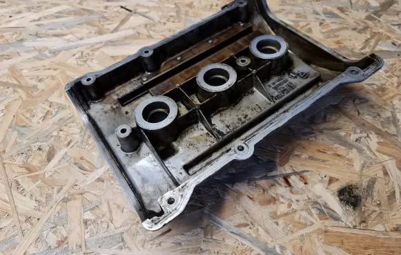 Audi A6 S6 C5 4B Rocker cam cover 078103472L 078103472 AS19C03
