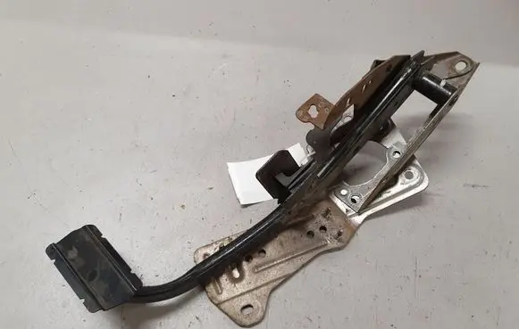 Ford Focus Brake pedal 4M512467BR