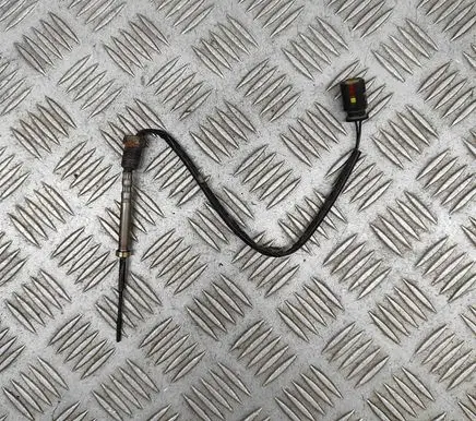 BMW X3 G01 Oil temperature sensor 8582662