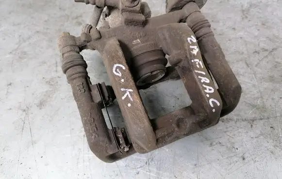 Opel Zafira C Rear brake caliper