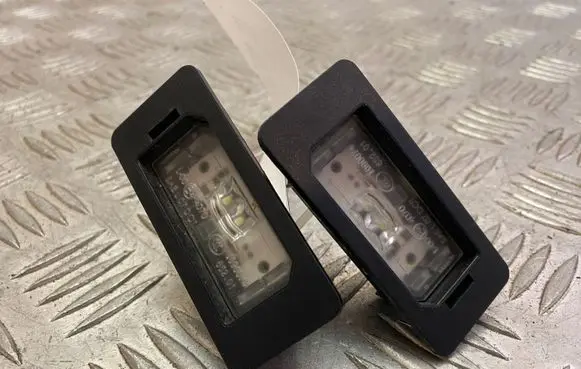 BMW 5 G30 G31 Number plate light 7410302