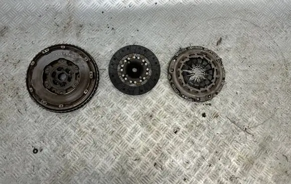 Nissan Juke I F15 Clutch set kit 302059210R