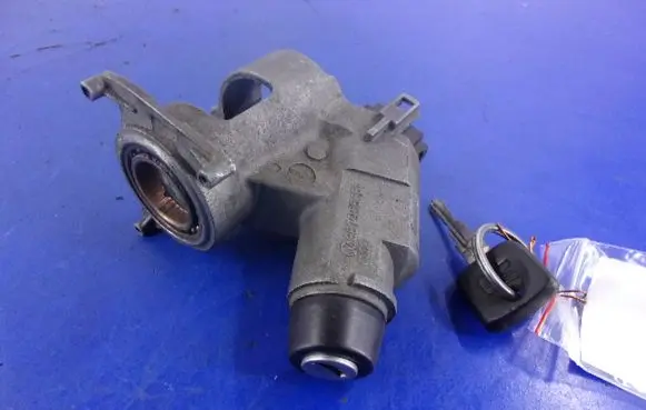 Volkswagen Golf III Ignition lock 357905851