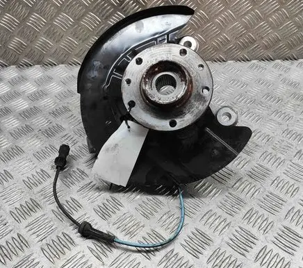 Nissan Qashqai J12 Front wheel hub 400146UA0A