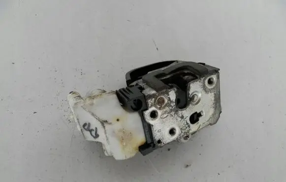 Alfa Romeo 147 Front door lock 
