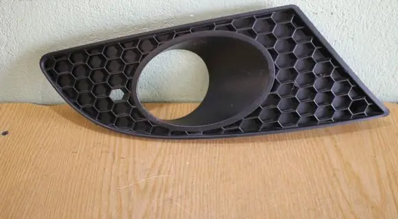 Seat Leon (1P) Front fog light trim/grill 1P0853666A