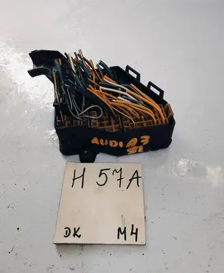 Audi A3 S3 8L Fuse box set 85284125