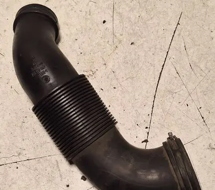 Audi Q7 4L Air intake hose/pipe 7L6129627F