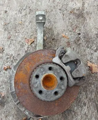 Mercedes-Benz C W205 Front wheel hub 2052100