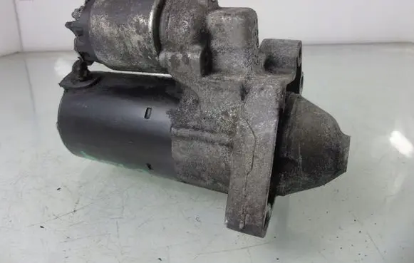 Renault Megane III Starter motor 233001073R