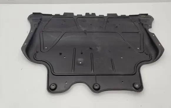 Volkswagen Golf VIII Engine splash shield/under tray 5Q0825236