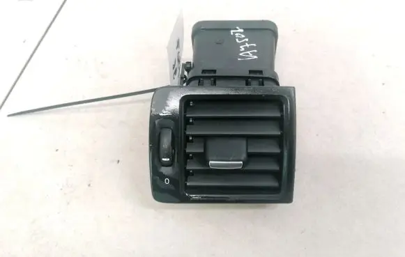 Volvo V50 Dash center air vent grill 506002