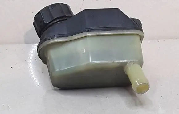 Volvo V50 Power steering fluid tank/reservoir 4N513531DC