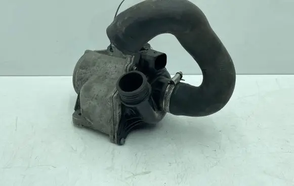 BMW X3 F25 Water pump 11868015