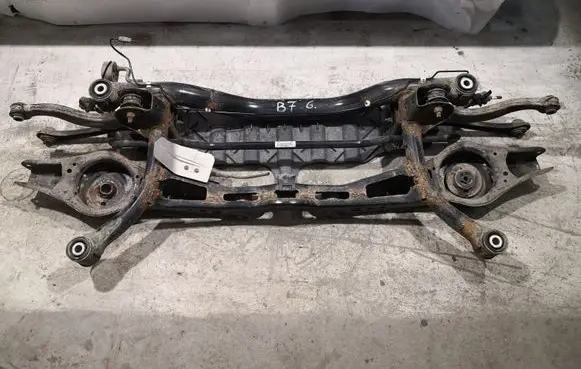 Volkswagen PASSAT B7 Rear subframe 3C0511305F