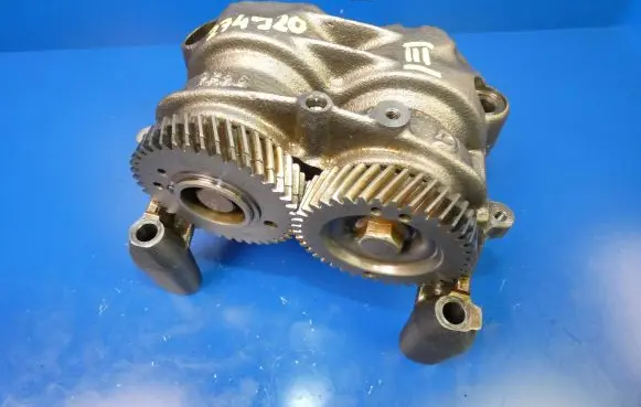 Mercedes-Benz GLC X253 C253 Oil pump balance shaft A2740300685 16097008383