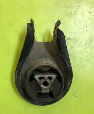 Mazda 3 I Engine mount bracket 3M51-6P082-C