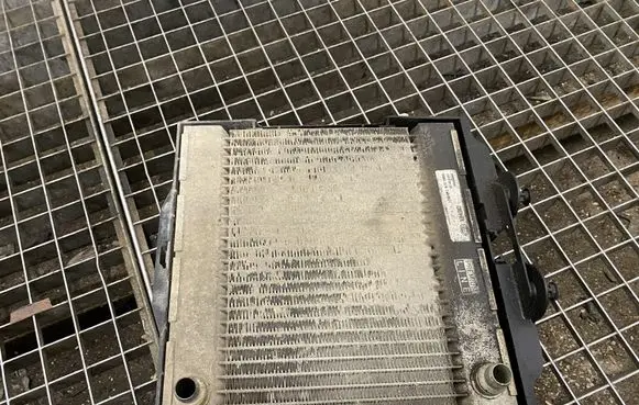 BMW 6 F12 F13 Coolant radiator 99000956 8MK376746